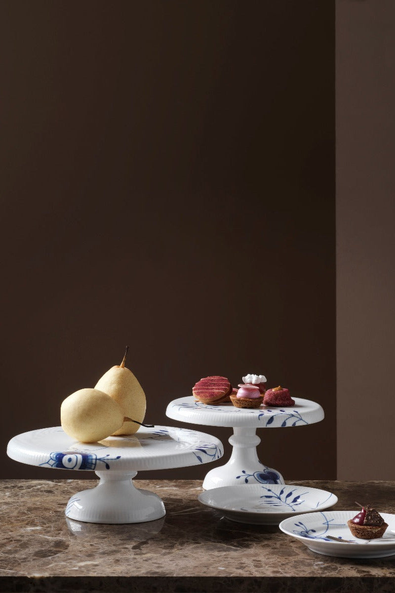 Royal Copenhagen Blå Mega riflet fad på fod - 23 cm. - Bahne